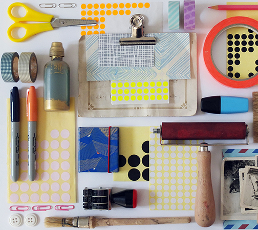 offener, bunter Moderationskoffer / open, colourful moderation suitcase